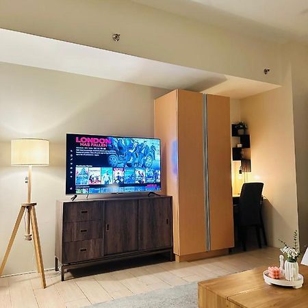 81 Newport Condominium Cluster 5 3A By Rechelle Nunag パサイ エクステリア 写真